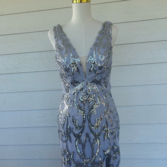 Elegant Silver Sequin Evening Gown - Picture 3 of 3